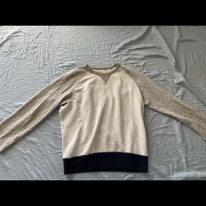 Uniqlo gray / blue baseball sweatshirt. Size small